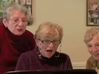 3 grannies react në i madh e zezë shpoj seks film video