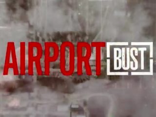 Airportbust - customs офицер изнудване татуировка тийн