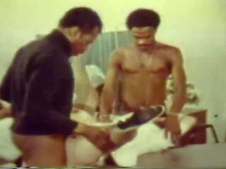Umazano medicinske sestre - restyling prikaži v polna hd različica: umazano video 94