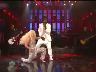 Young woman GaGa - Do What U Want (Ft. R Kelly) Live SNL